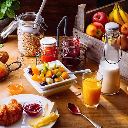 Ibis Hotel 3*