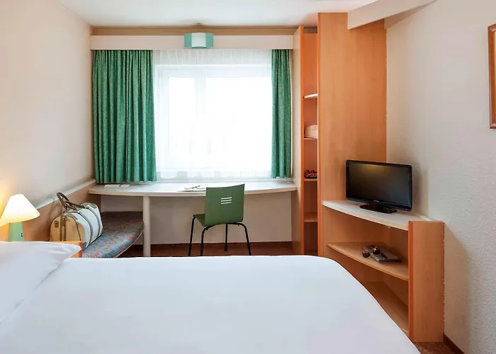 Ibis 3*